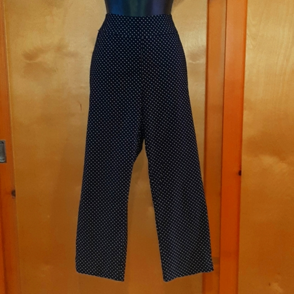 Chico's slimming pull on crop pants size 1 (M);black with white dots. So cute!